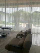Caída Perfecta, Estilo Atemporal