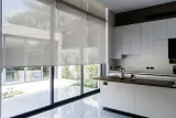 Roller Screen para Área de Cocina