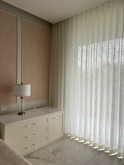 Armonía entre Papel Tapiz y Cortinas